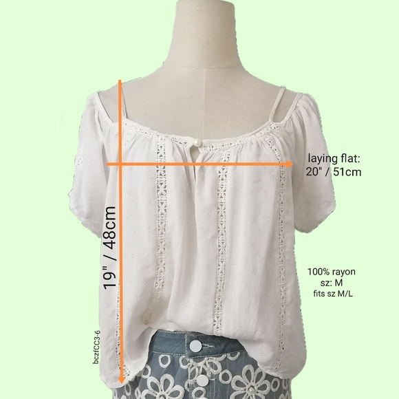 sz: M, white loose short sleeve top - Picture 2 of 5